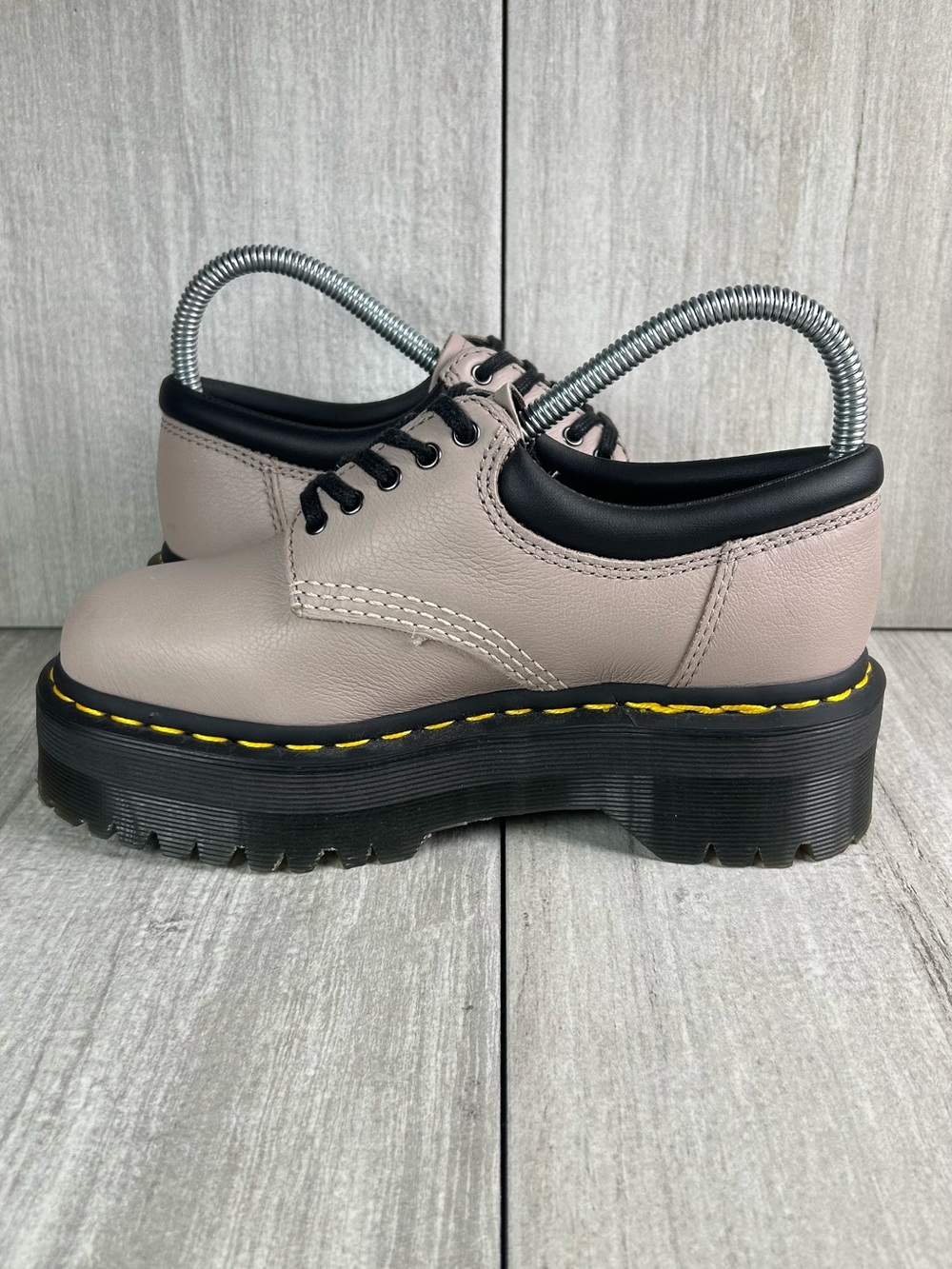 WORN 2x Dr. Martens Docs 8053 Quad Taupe Platform Chunky Boot Women’s Size 5 - Picture 2 of 10
